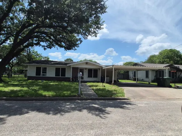 306 Benton St, Cuero, TX 77954