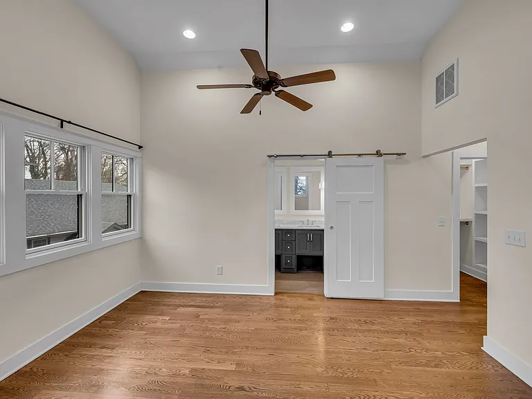 921 Hillview Hts — Photo 17