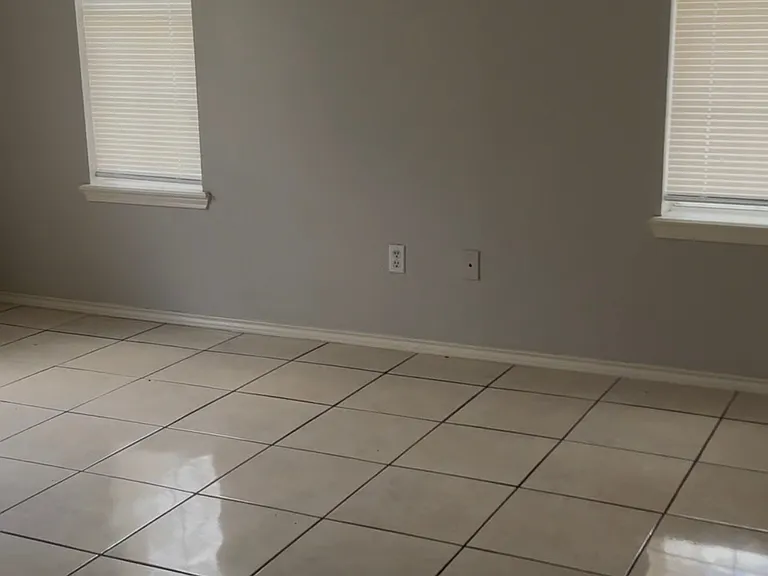 1105 Lexington Cir #1 — Photo 3