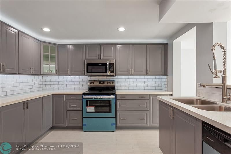 1st image of 650 NW Tennis Club Dr #110