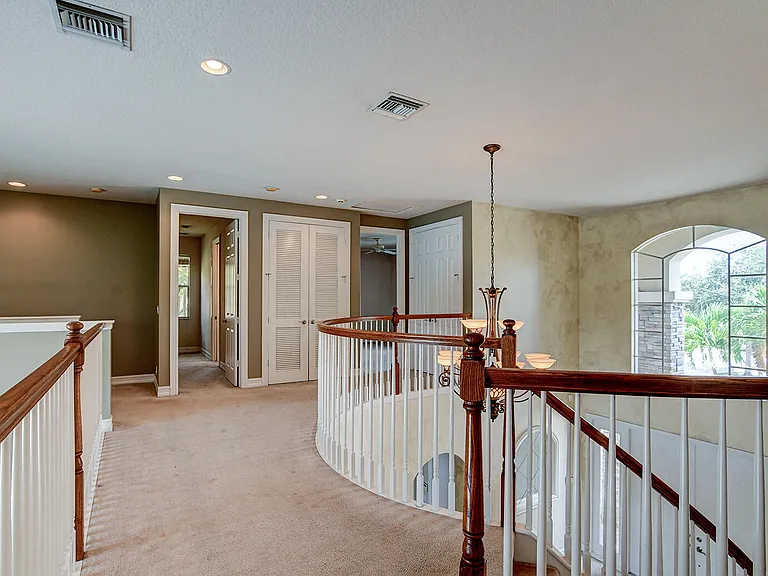 670 Edgebrook Ln — Photo 40