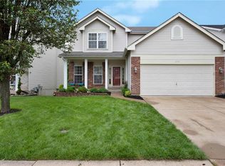 571 Bluffs View Ct, Eureka, MO 63025