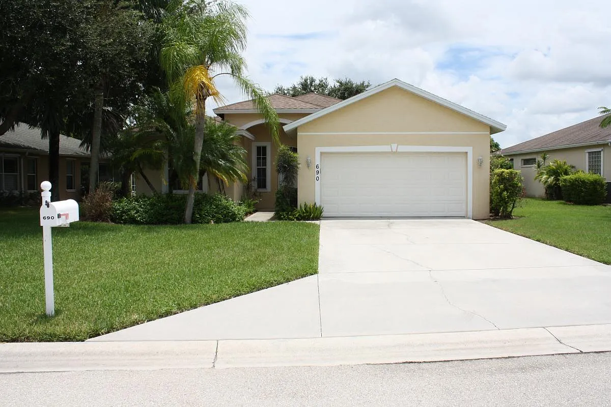 3 bed, 1552 sqft, $3,300 — Photo 1