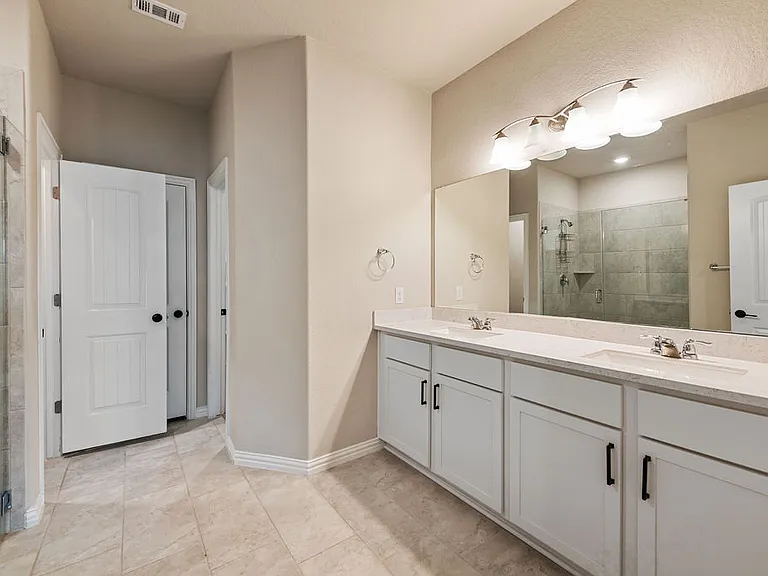 2058 Egret Ave — Photo 9