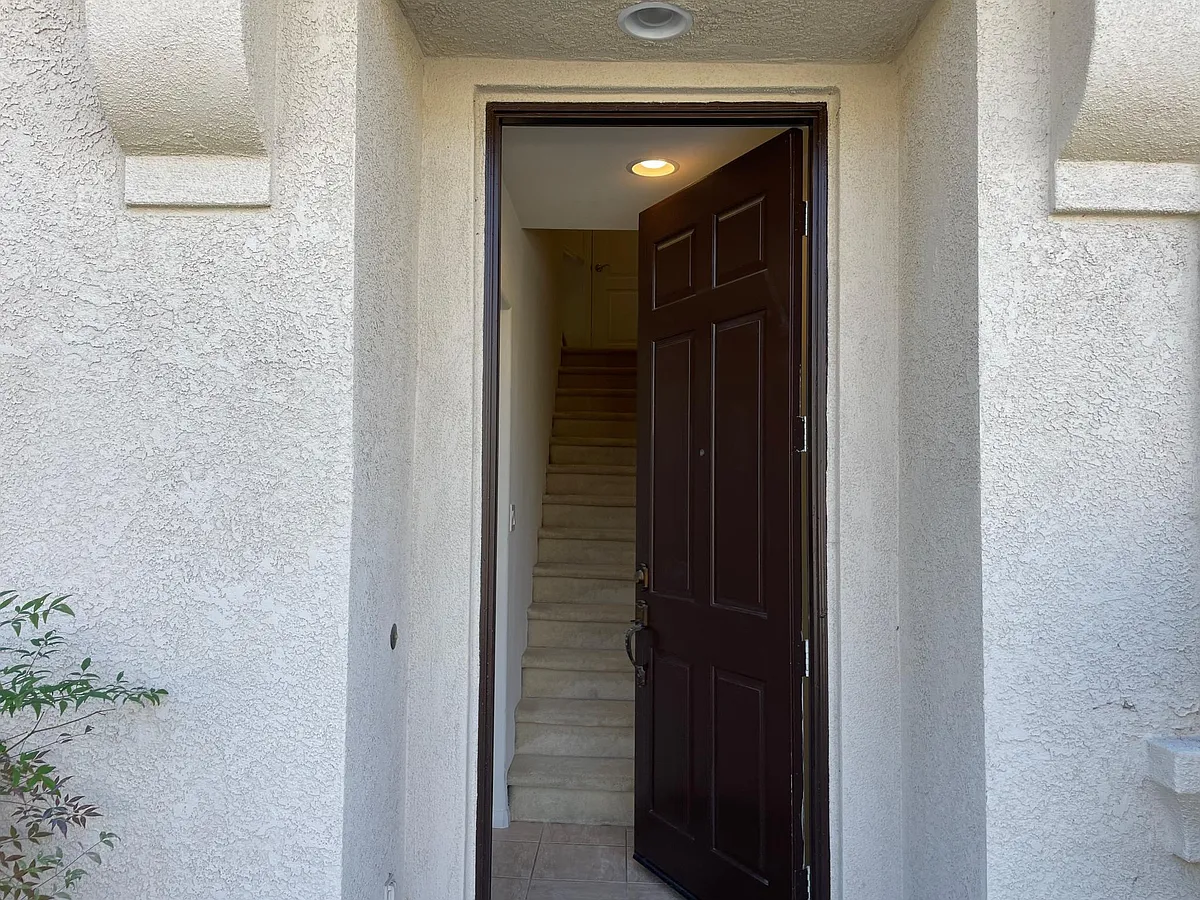 Entry - 254 Benviana Dr #144