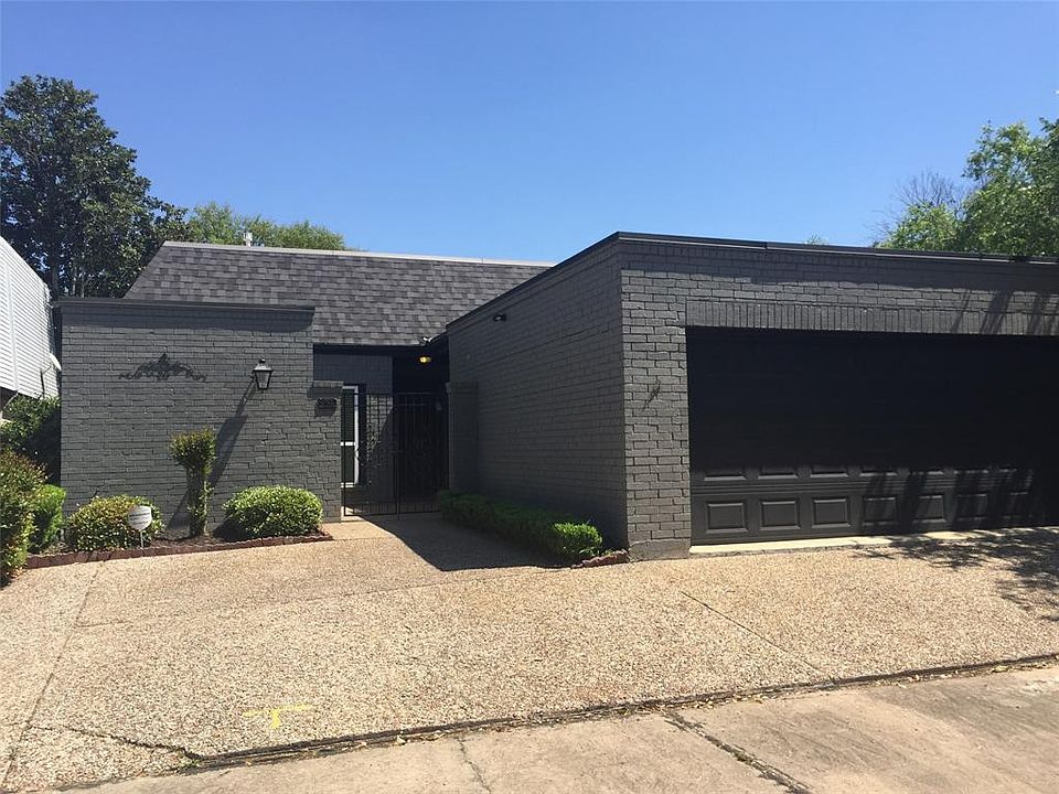 FRONT OF 2823 BROADMOOR CIRCLE WITH EXTRA PARKING
