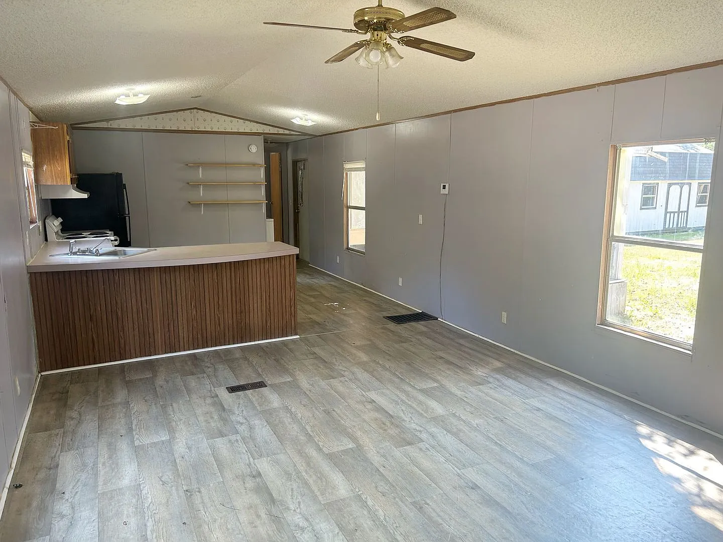 Mobile Home for Rent — Photo 2