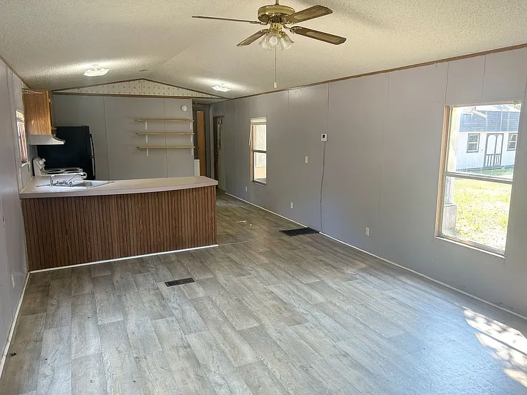 72 Tammy Ln — Photo 2