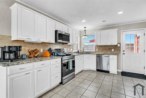 600 Ashcrest Ct — Photo 6