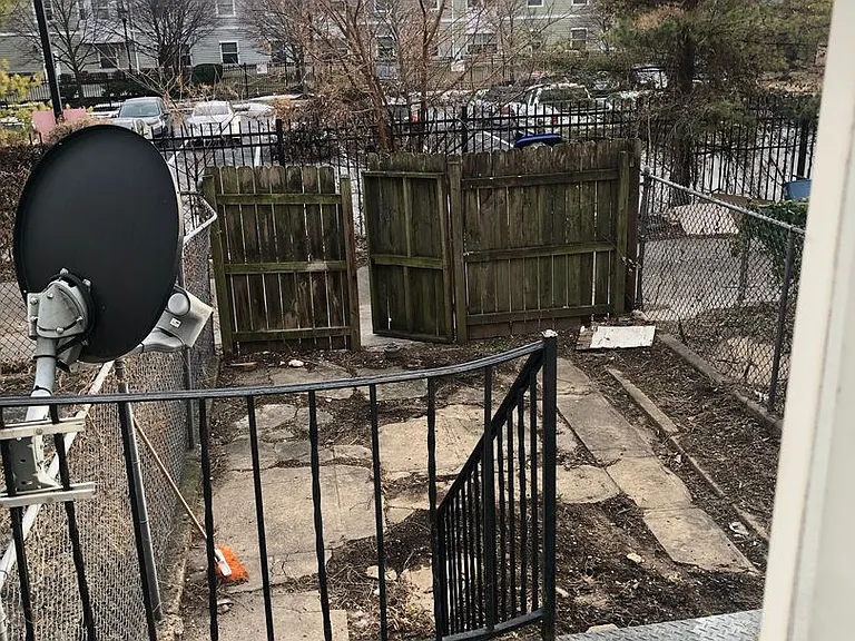 2221 E Preston St — Photo 3