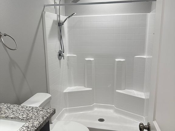 4th image of 668 Vista Grande Dr