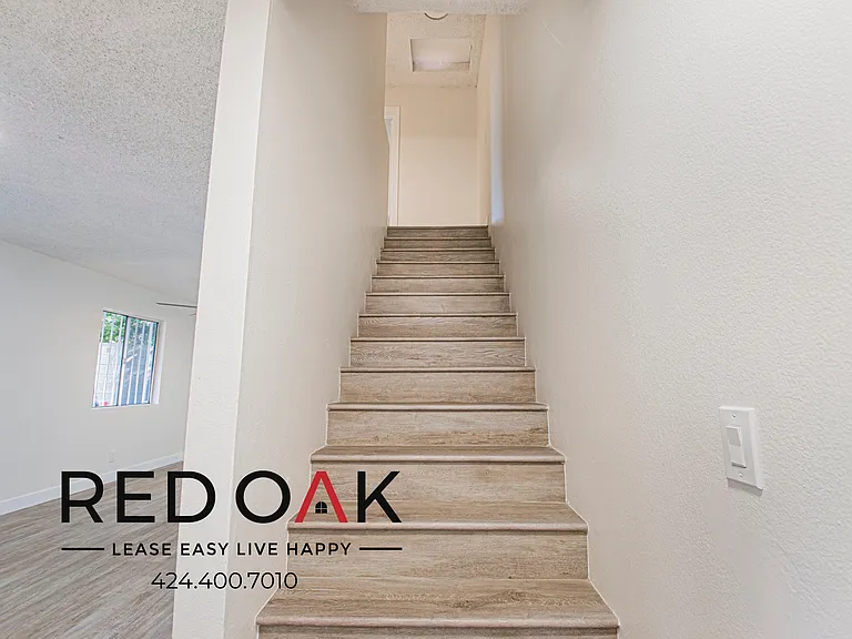 607 W 82nd St #101 — Photo 3