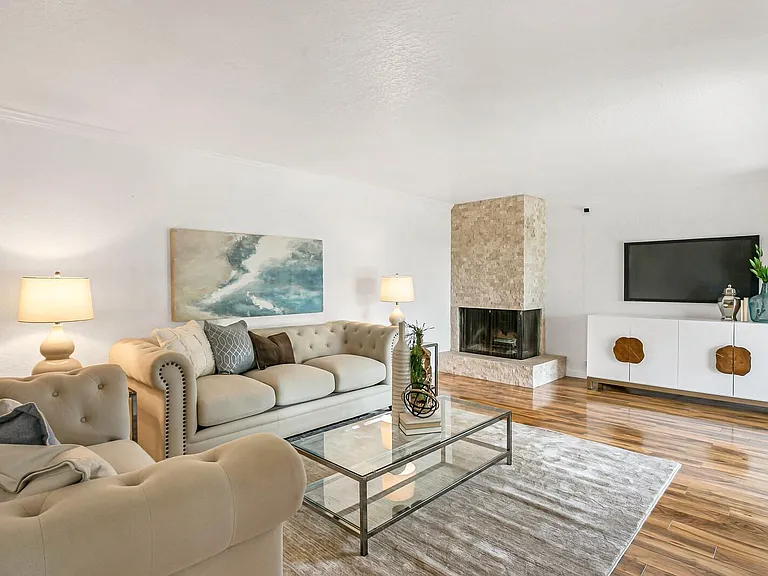 9342 Tradewinds Ave — Photo 4