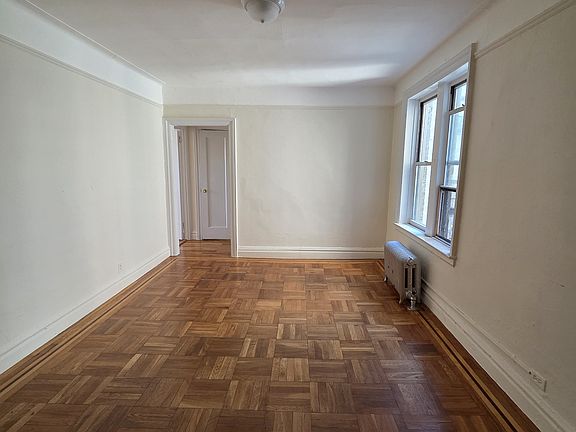 4th image of 261 Seaman Ave #E10