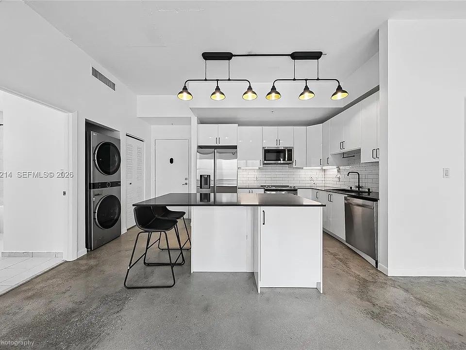 133 NE 2nd Ave #1606