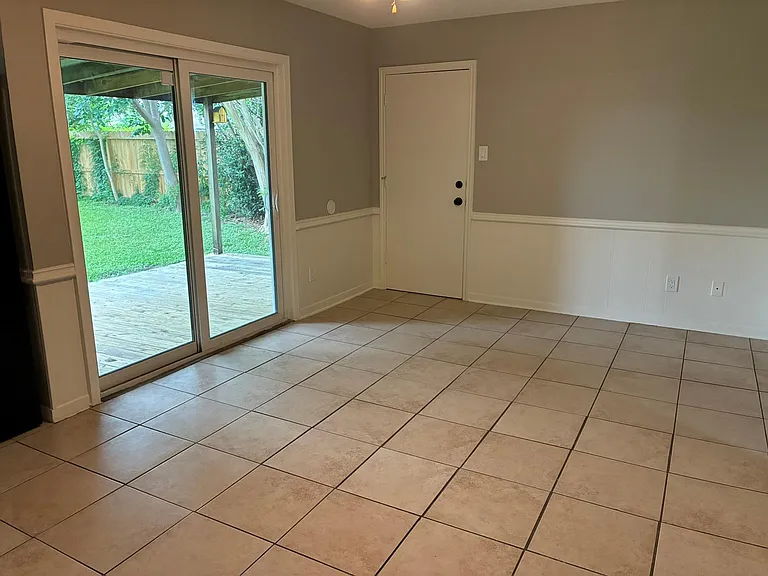 7414 Marinette Dr — Photo 10