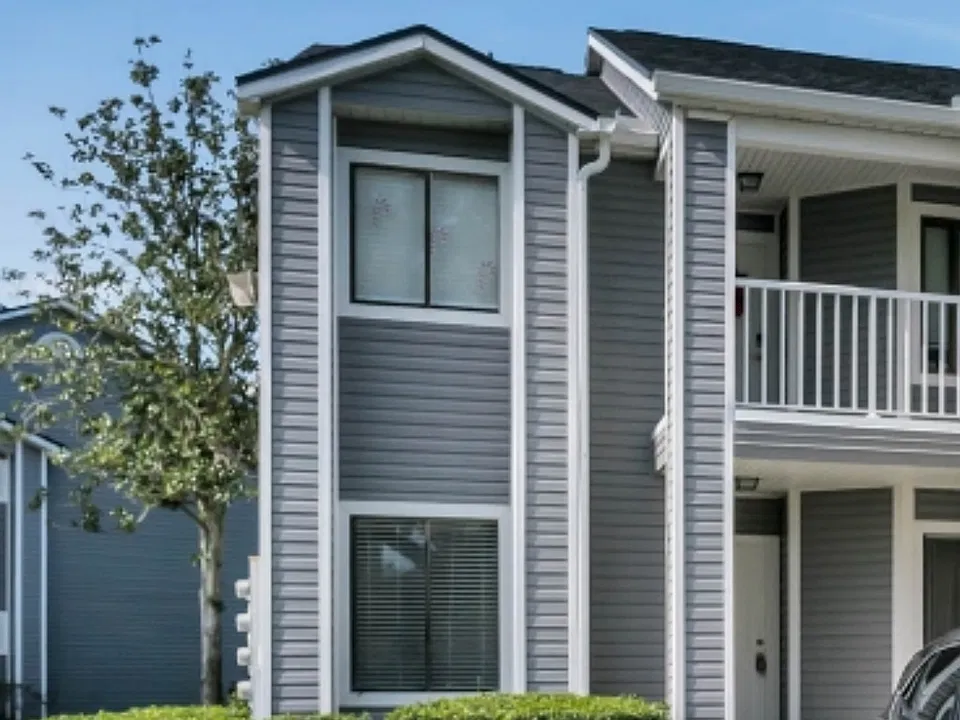 2252 Grenwich Ave #2252