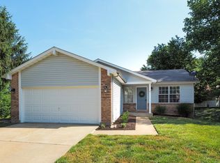 8 Pebble Ridge Ct, Saint Peters, MO 63376