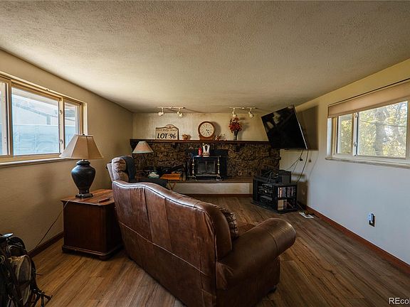4th image of 1168 Buttercup Road