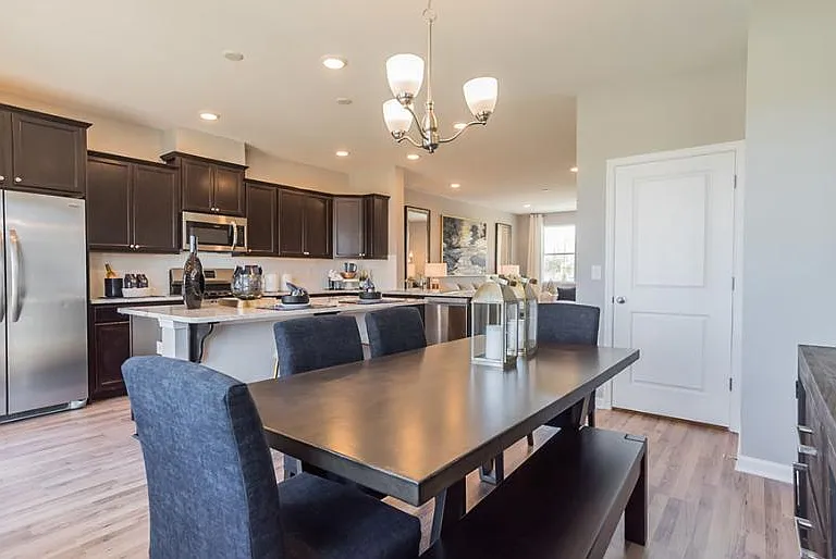 322 Mantoloking Dr — Photo 1