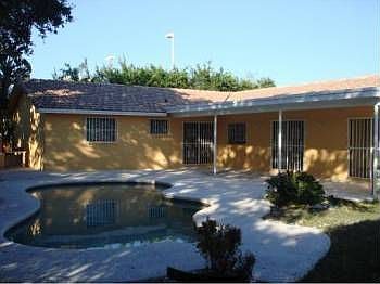 1st image of 6220 SW 69th Ave