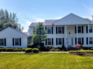 9 Lori Ln, Holmdel, NJ