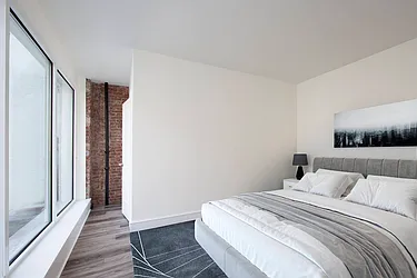 Rented by R New York