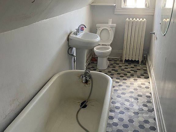 2nd image of 450 4th St Floor 3