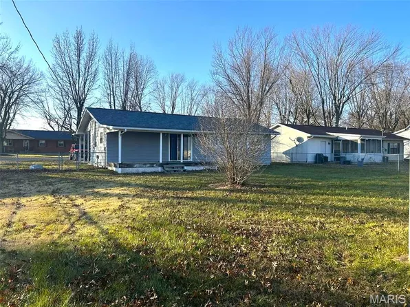 402 N Louise Ave, Saint James, MO 65559