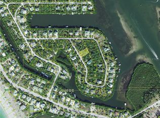 14 Bayshore Cir, Placida, FL 33946