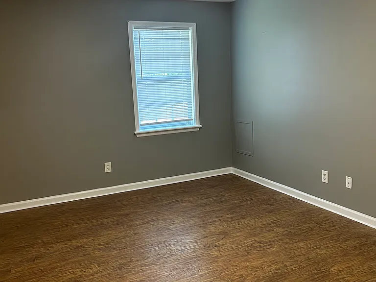 4442 Roxbury Dr #B — Photo 8