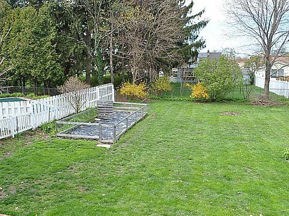 3rd image of 1728 W 31st St