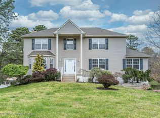10 Twinoaks Ct, Jackson, NJ