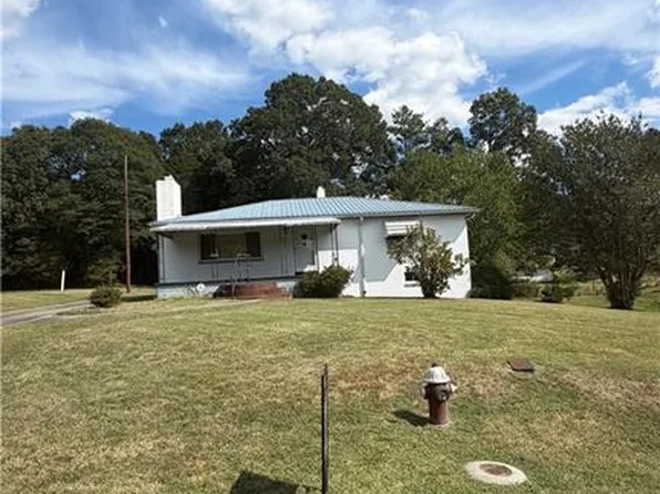 101 Bethlehem Ave, Thomasville, NC 27360