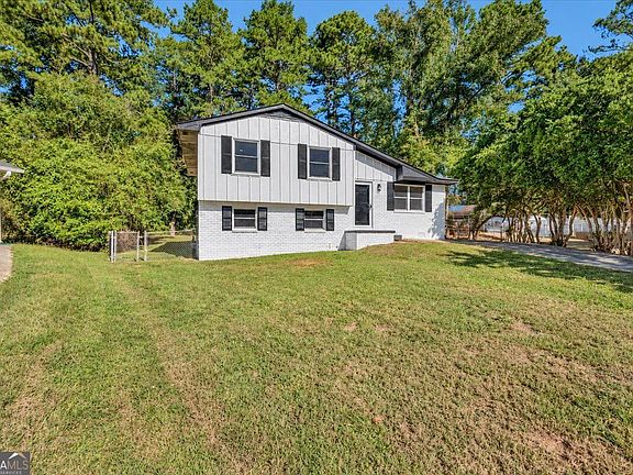 2nd image of 7977 Flanders Ct