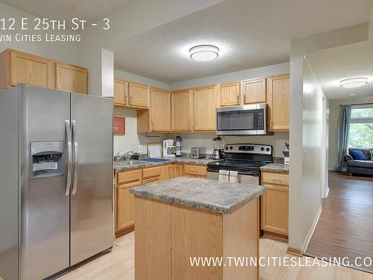 912 E 25th St #3 — Photo 21