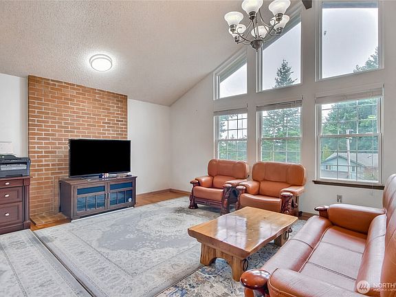 4th image of 517 SW 324th St