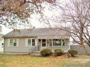1209 W England St, Taylorville, IL 62568