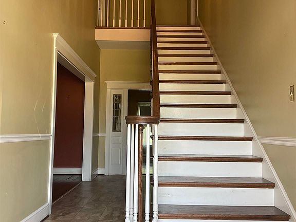 2nd image of 514 Ashland Dr