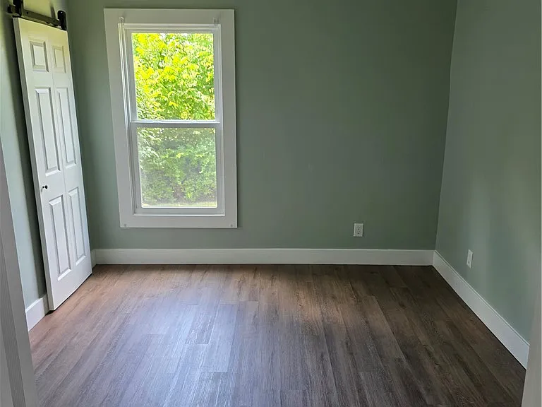 112 Simmons St — Photo 24