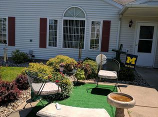 1402 Carriage Dr, Tecumseh, MI