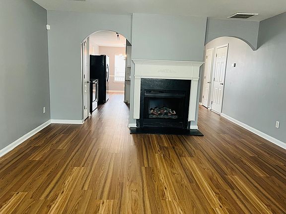 4th image of 3156 Parc Ct SW
