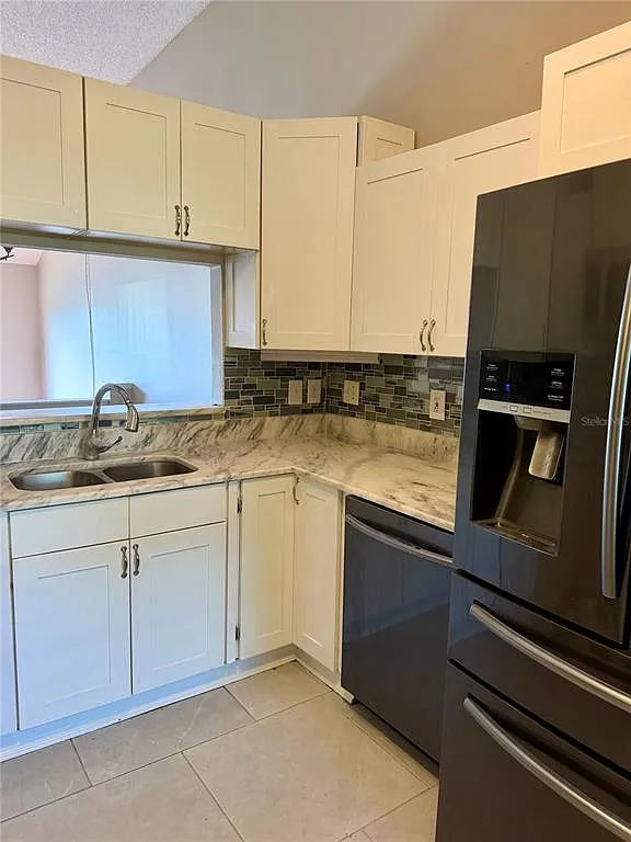 3 bed, 2.0 bath, 1287 sqft, $1,925 — Photo 3