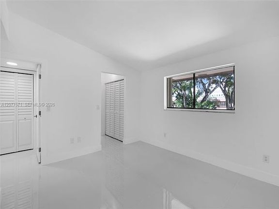 4th image of 3843 Alcantara Ave