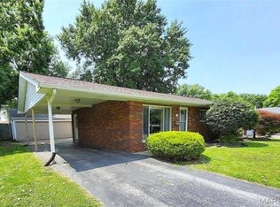 81 Cambridge Dr, Granite City, IL