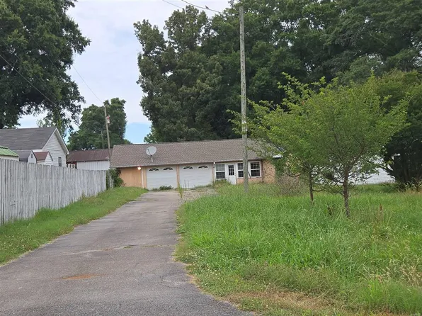 90 Bryan St, Courtland, AL 35618