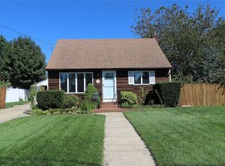 51 Conlu Dr E, East Islip, NY 11730