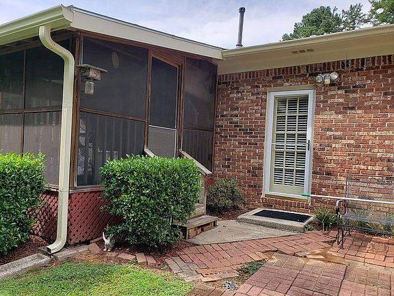 5th image of 1494 Drayton Woods Dr