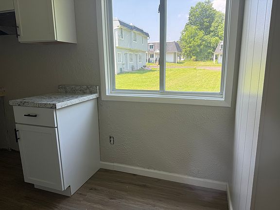 3rd image of 20 Nakissa Dr