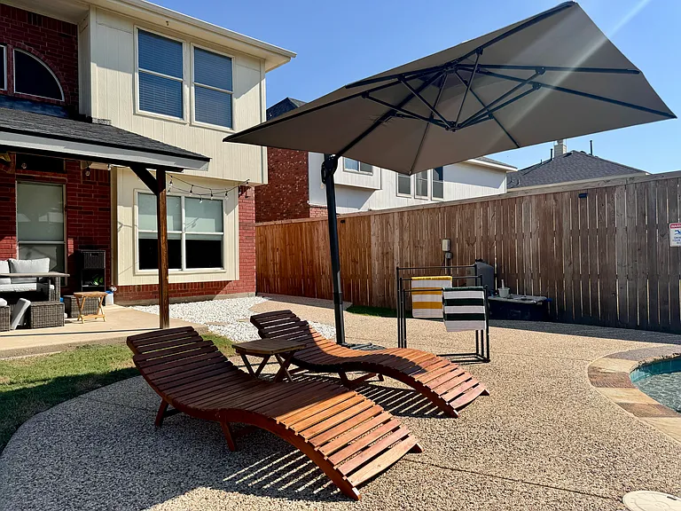 7300 Livingston Dr — Photo 32